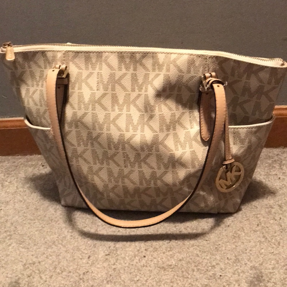 Michael Kors Handbag - Picture 1 of 8